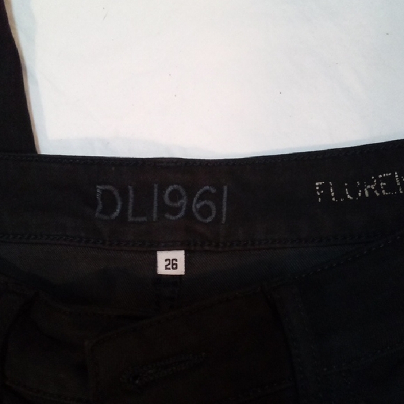 DL1961 Women's Classic Black Skinny Jeans - Picture 2 of 9